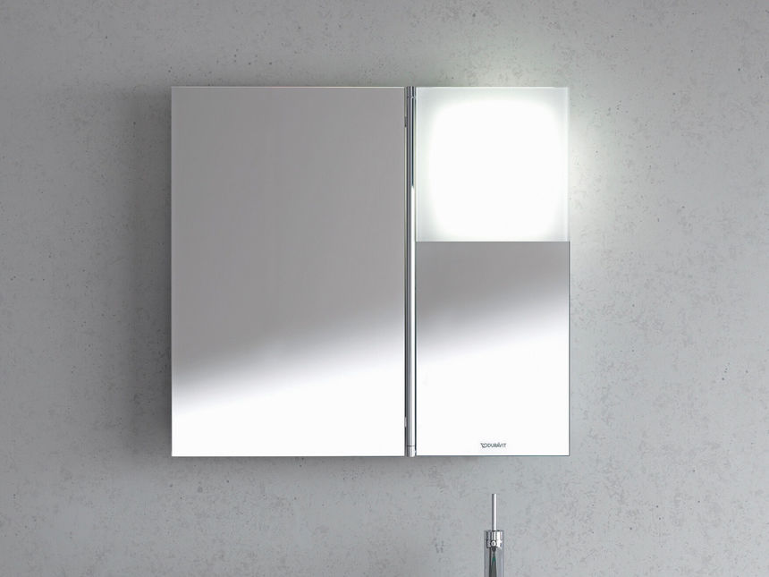 Spiegelschrank mit LED-Element